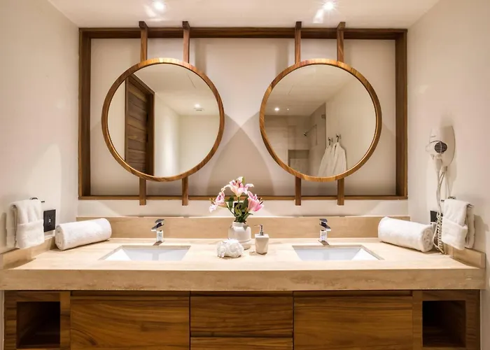 9, 10, 11, 12 Gpo 20 Pax Apartment Cabo San Lucas