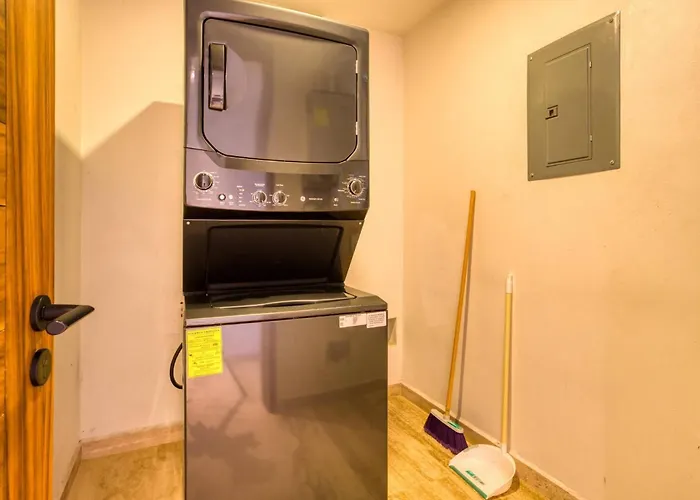 9, 10, 11, 12 Gpo 20 Pax Apartment *
